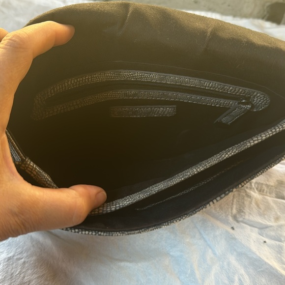 BCBG Generations “Snakeskin” Envelope Clutch #NYEVE - Picture 6 of 9